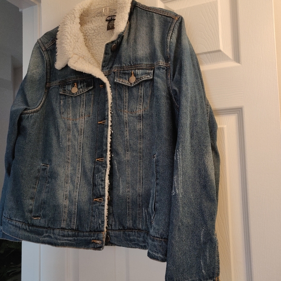 Hot topic Sherpa Lined Denim Jacket - Plus Size - Picture 6 of 7